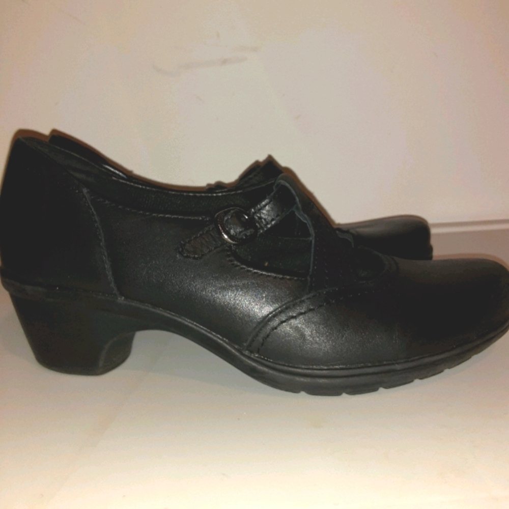 Earth Orgins Regina shoes